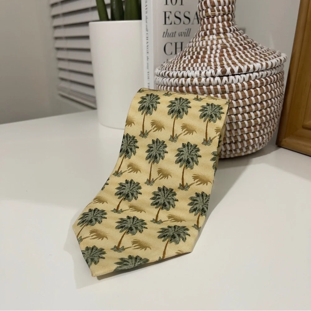 nwt TOMMY BAHAMA silk printed palm tree tie mens